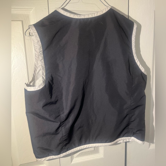 Nike Women’s Shirt Fully Reversible Vest Black and White - Picture 4 of 6